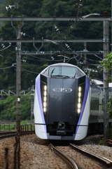 E353