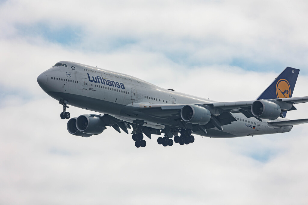 B747