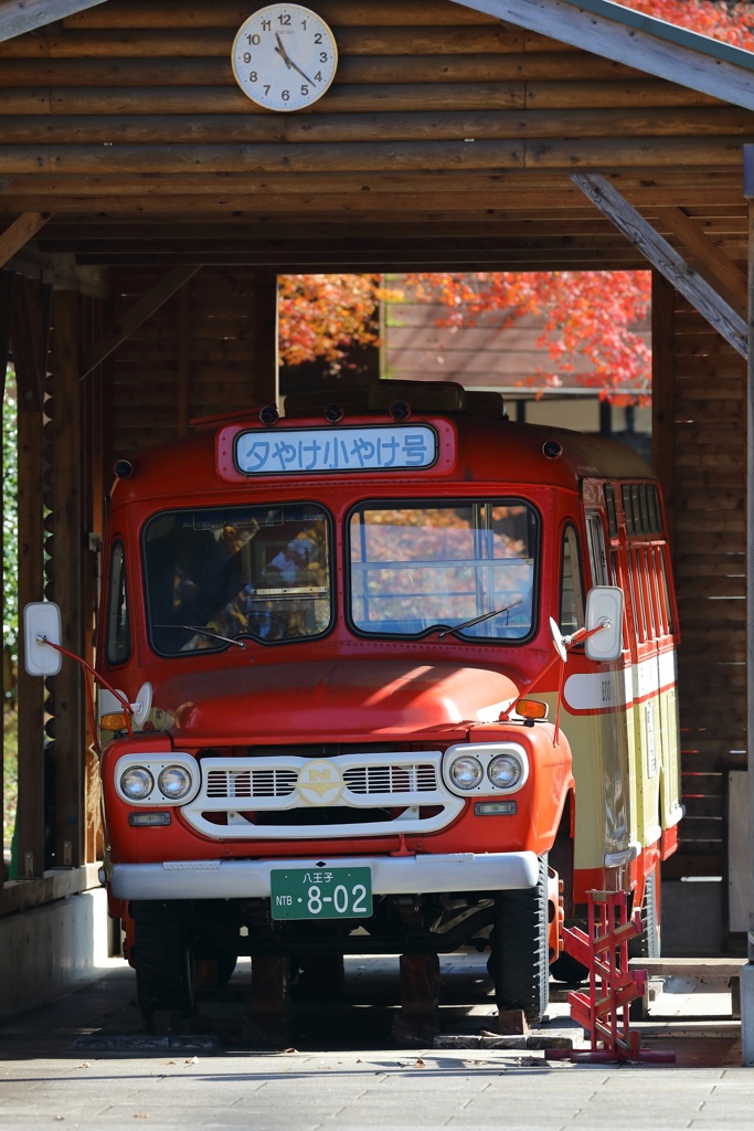 ボンネットバス