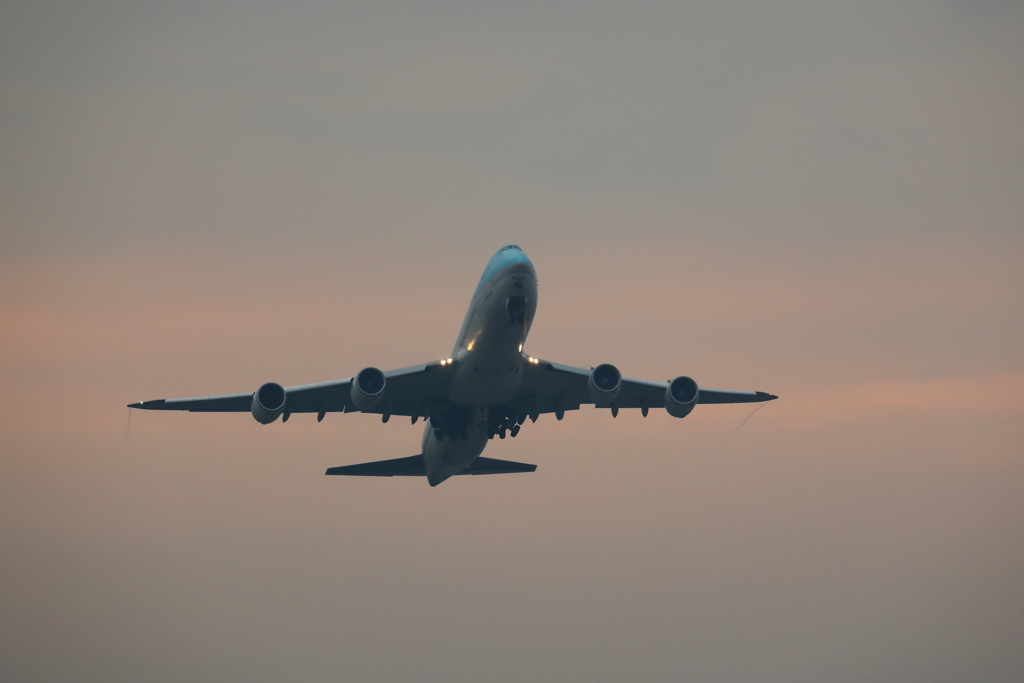 B747