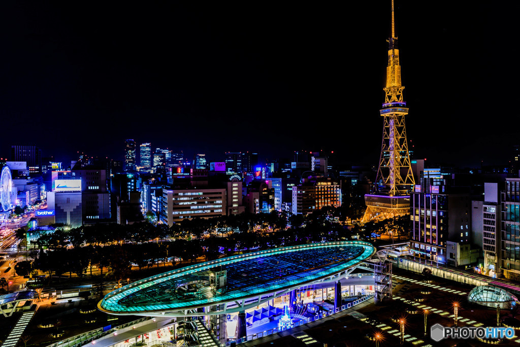 テレビ塔とオアシス21の夜景