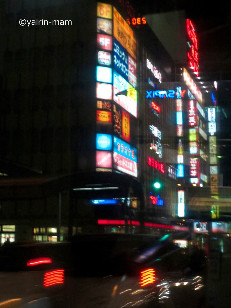 バスの窓から