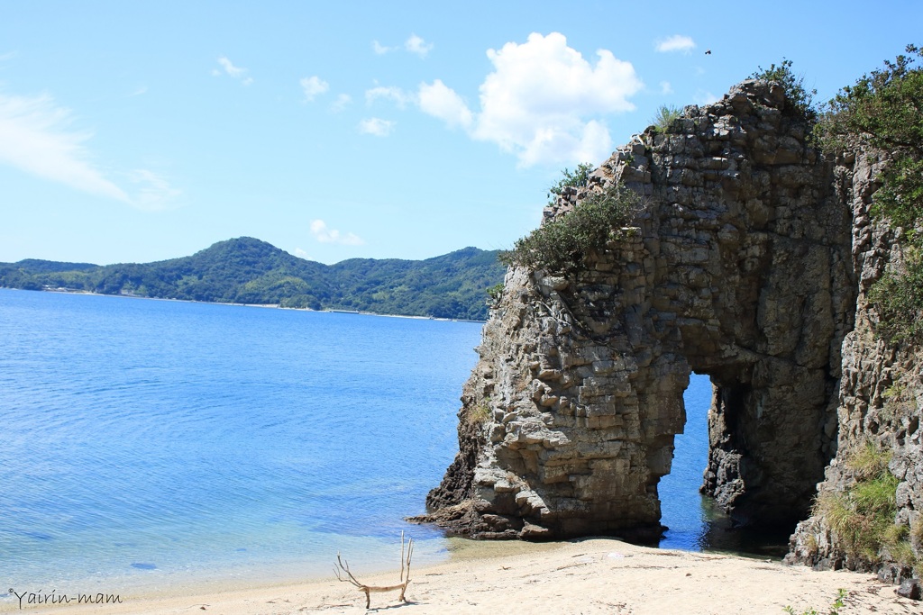 巌門（女岩)