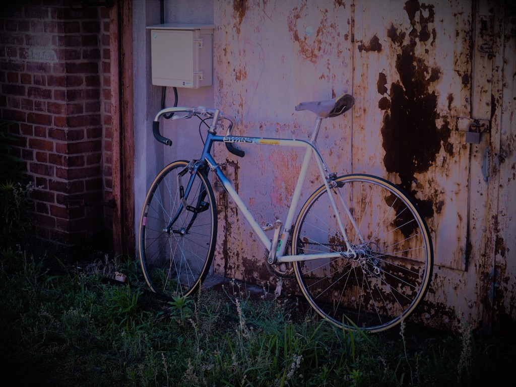 煉瓦倉庫と自転車