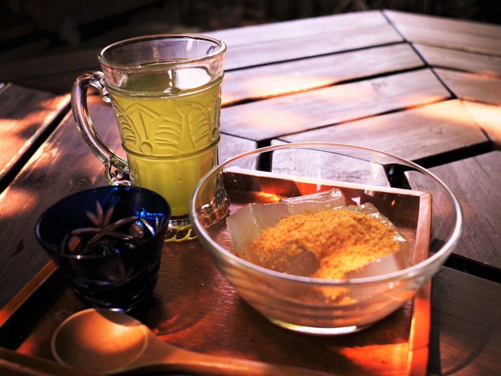 ちょっと休憩～テラスでわらび餅と緑茶