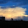 雲と自転車