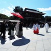 赤い傘　結婚式　明治神宮