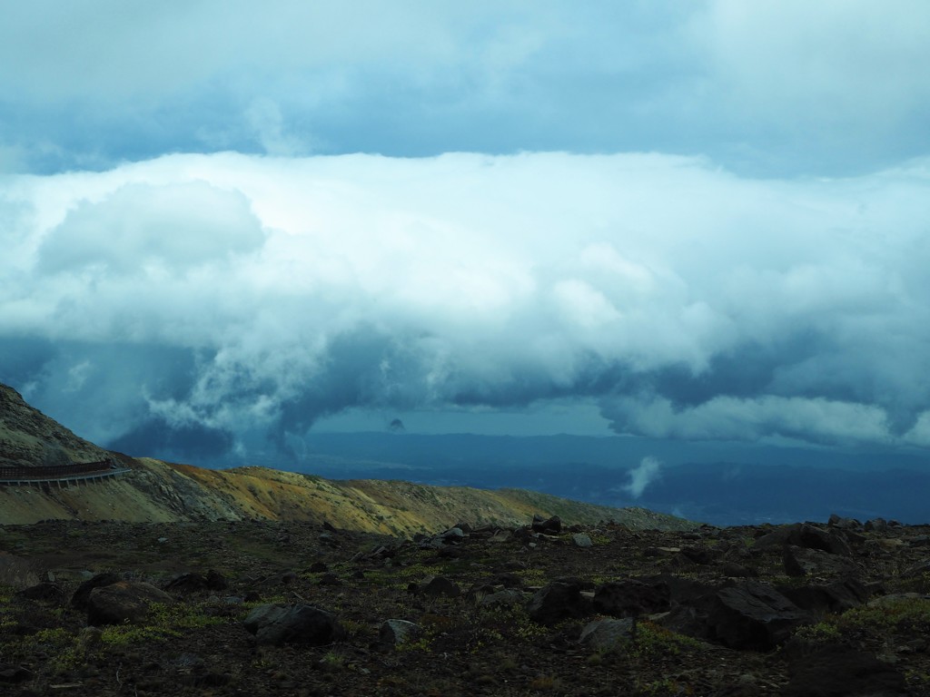 足のある雲？