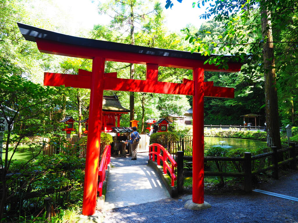 鳥居の朱色