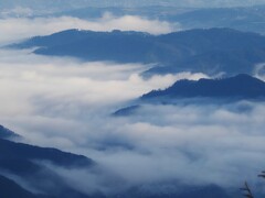 流れる雲海