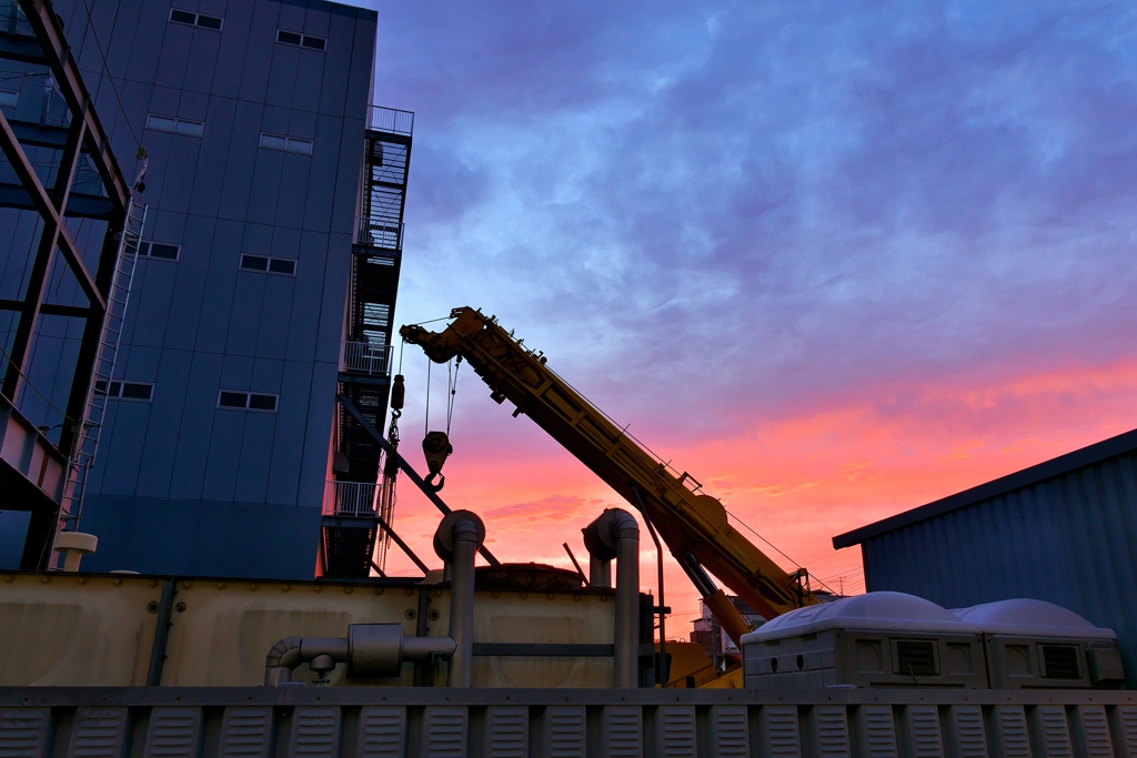 工事現場と夕焼け