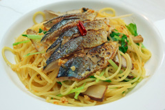秋刀魚のオイルパスタ