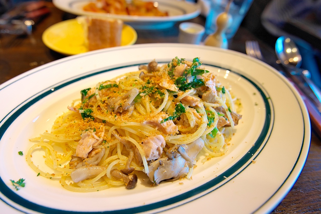 秋鮭と九条ネギのオイルパスタ