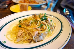 秋鮭と九条ネギのオイルパスタ