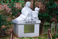 一休禅師母子像