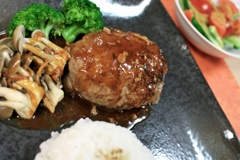 手作りハンバーグ