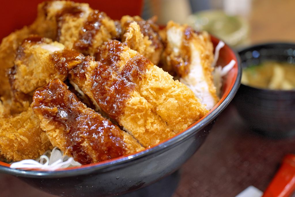 山盛りカツ丼