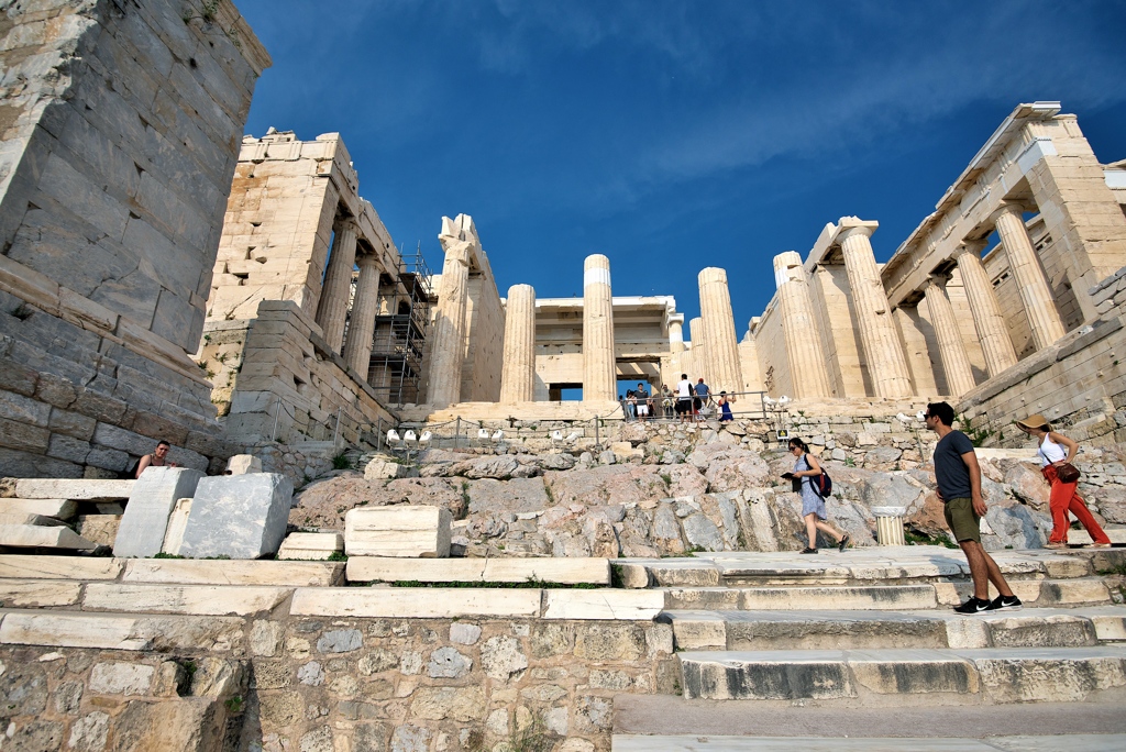 プロピライア（前門）