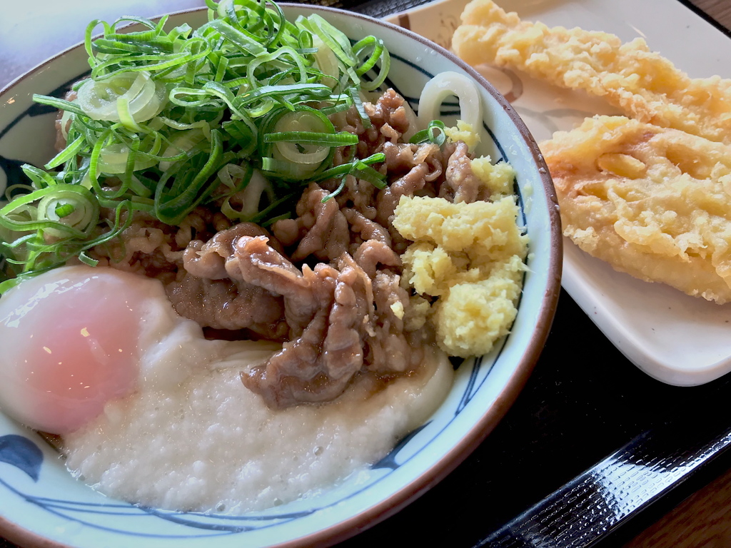 とろろ肉うどん