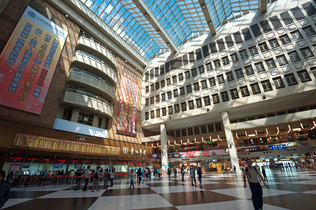 台北駅内