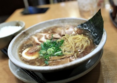 無尽蔵の鶏ガラ醤油ラーメン