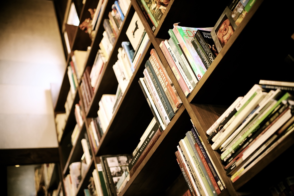 JAM JAR LOUNGE 本棚