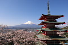 富士と桜と忠霊塔