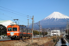 富士山と岳南鉄道7000形