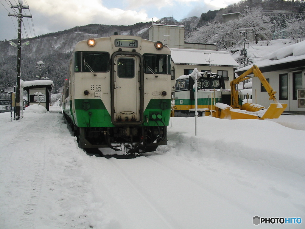 只見線 会津川口駅 キハ40系気動車（東北色）