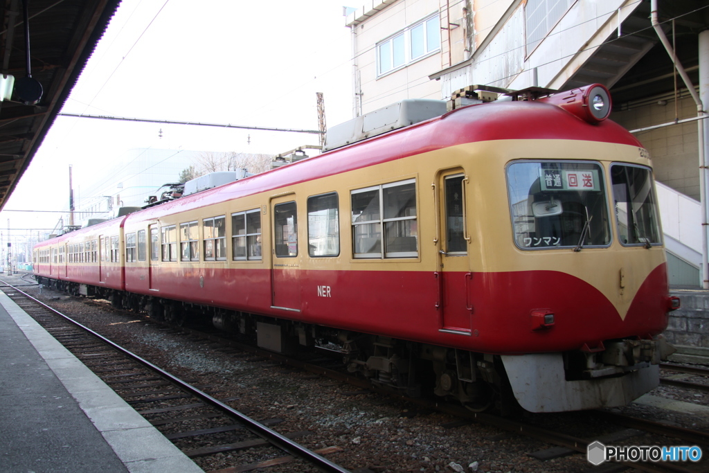 長野電鉄 2000系 りんご色