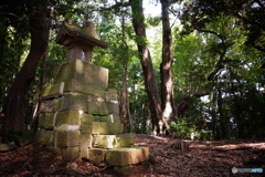 山中の祠