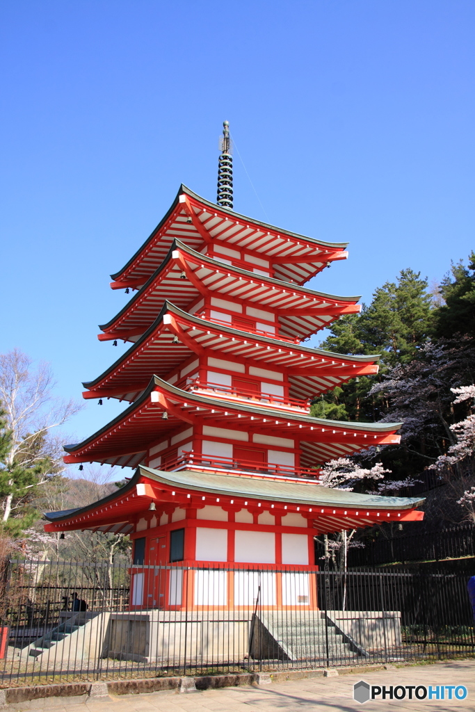 新倉山浅間公園 忠霊塔