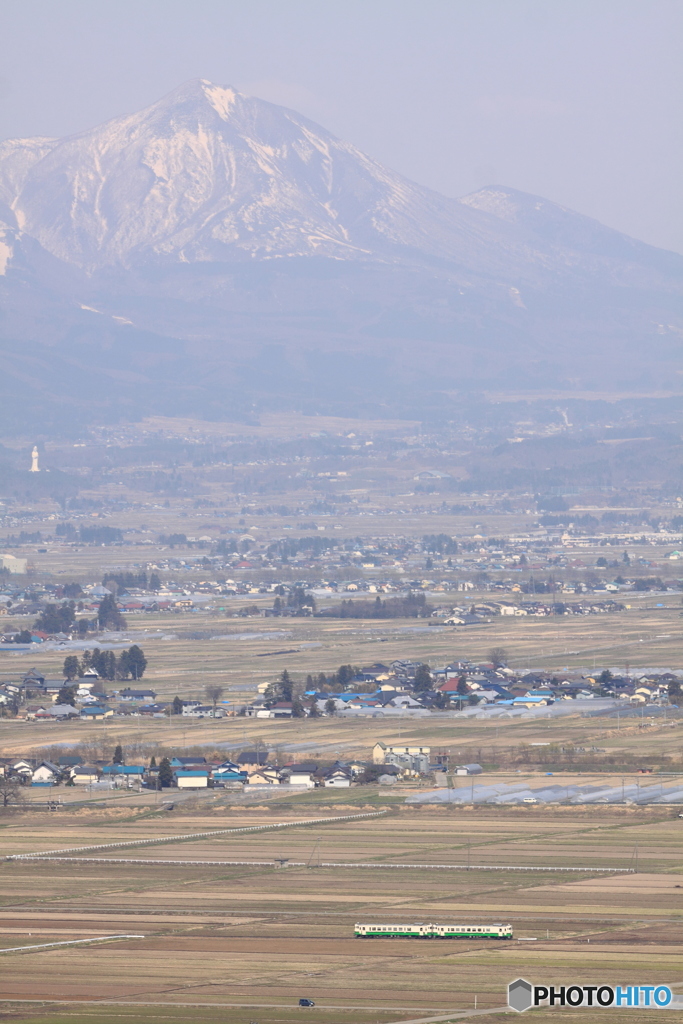 会津盆地を往く只見線