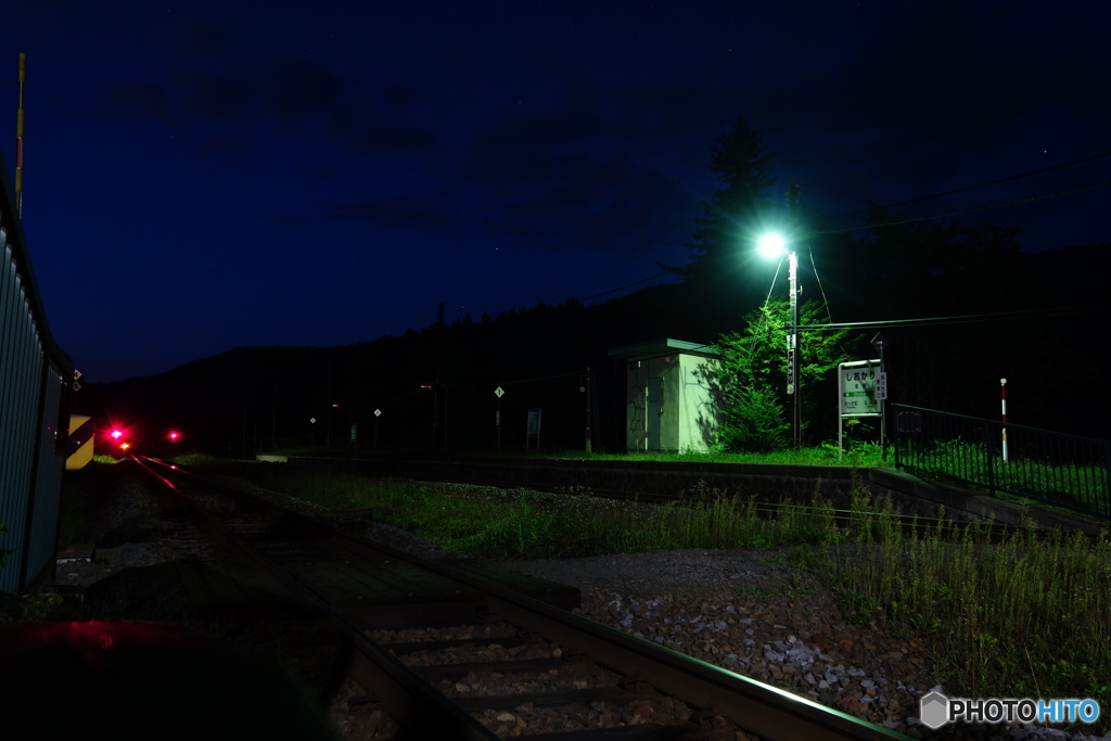 夜の塩狩駅