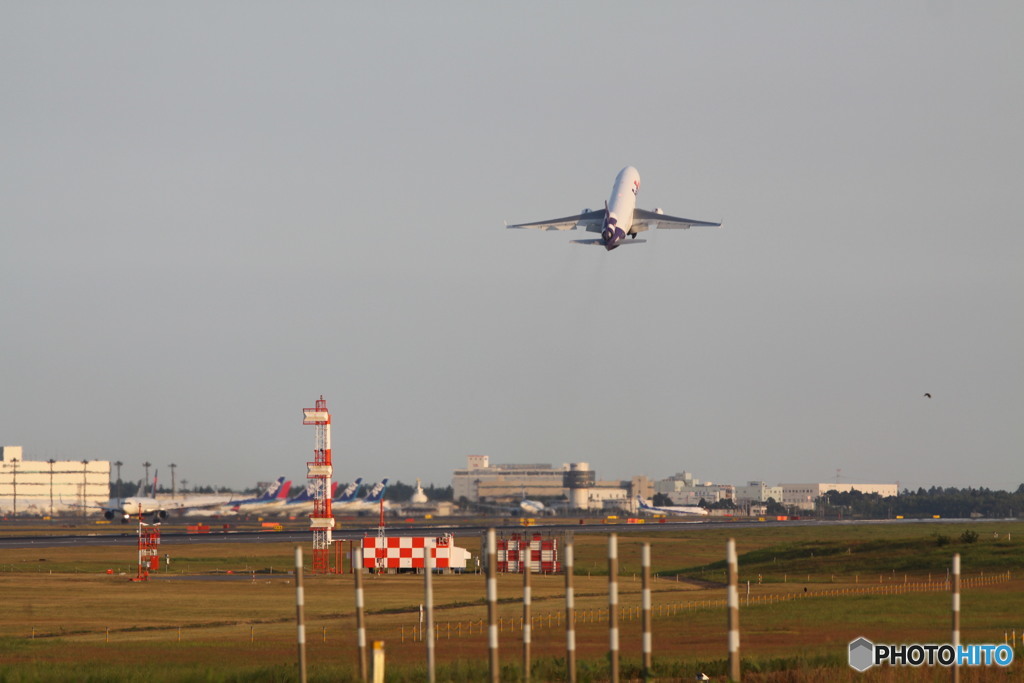 FedEx MD-11 Take Off