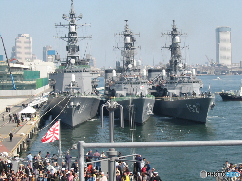 海上自衛隊 創設５０周年 国際観艦式（予行）出港前風景