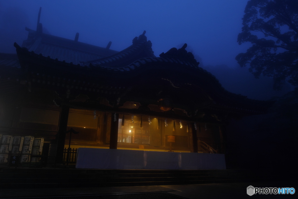 鎮まる神