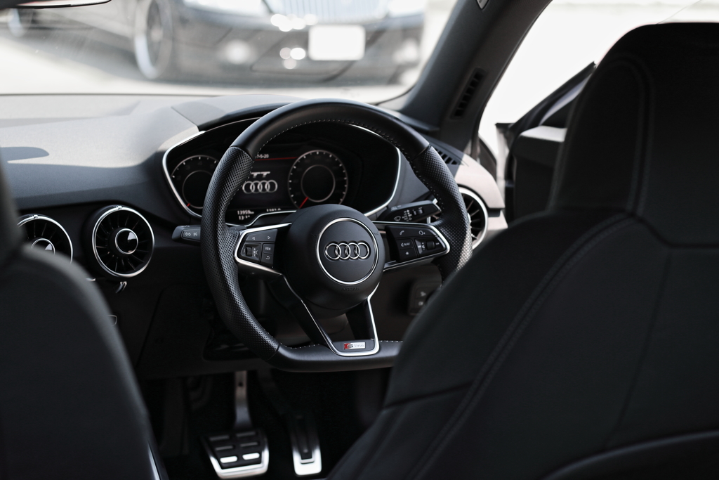 Audi TT Coupé Interior 練習②