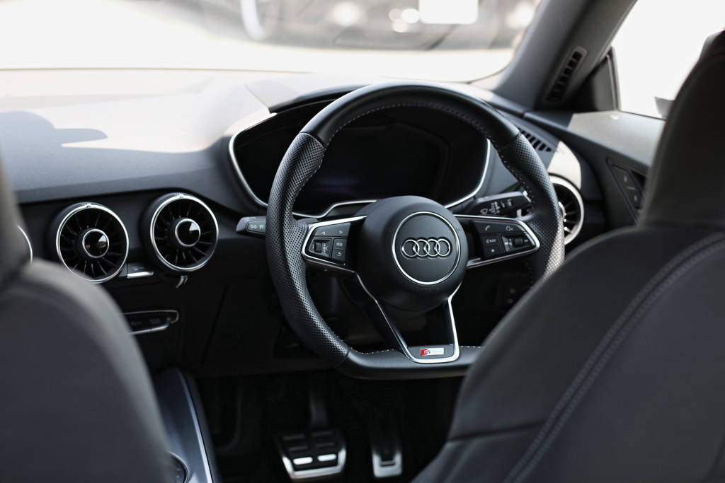 Audi TT Coupé Interior 練習①