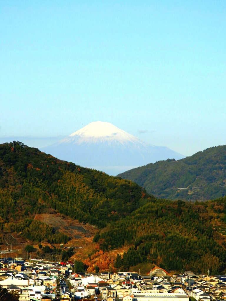 空と富士山と街と。