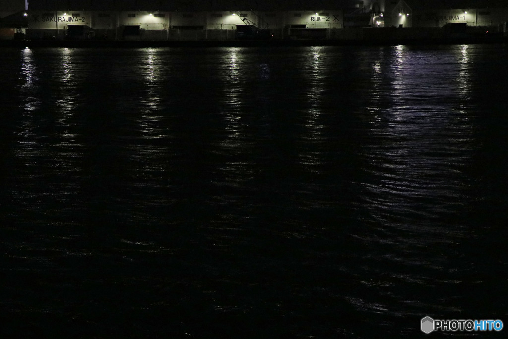海辺の倉庫