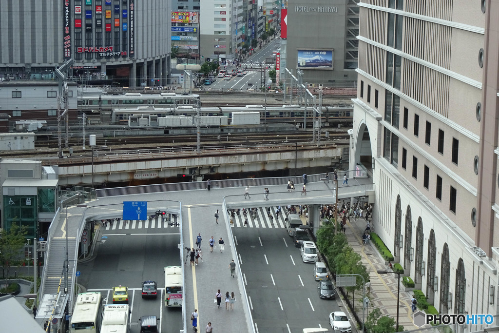 歩道橋完成してました。