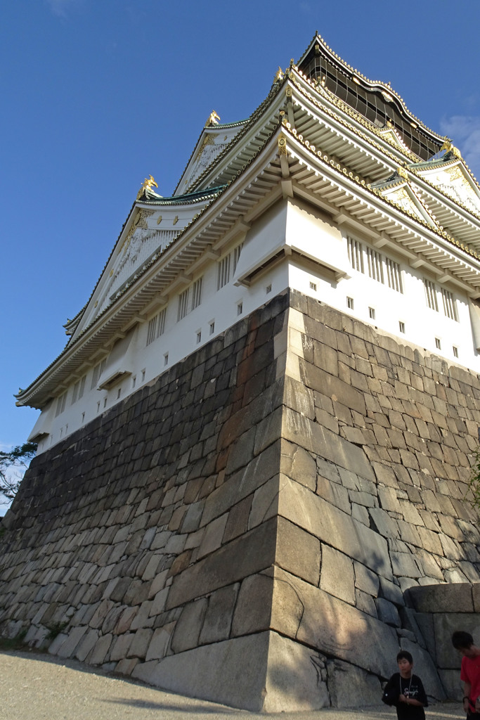西北から