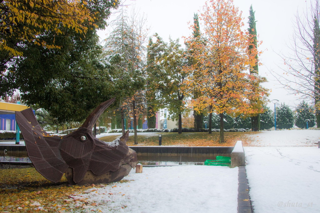 雪とトリケラトプス