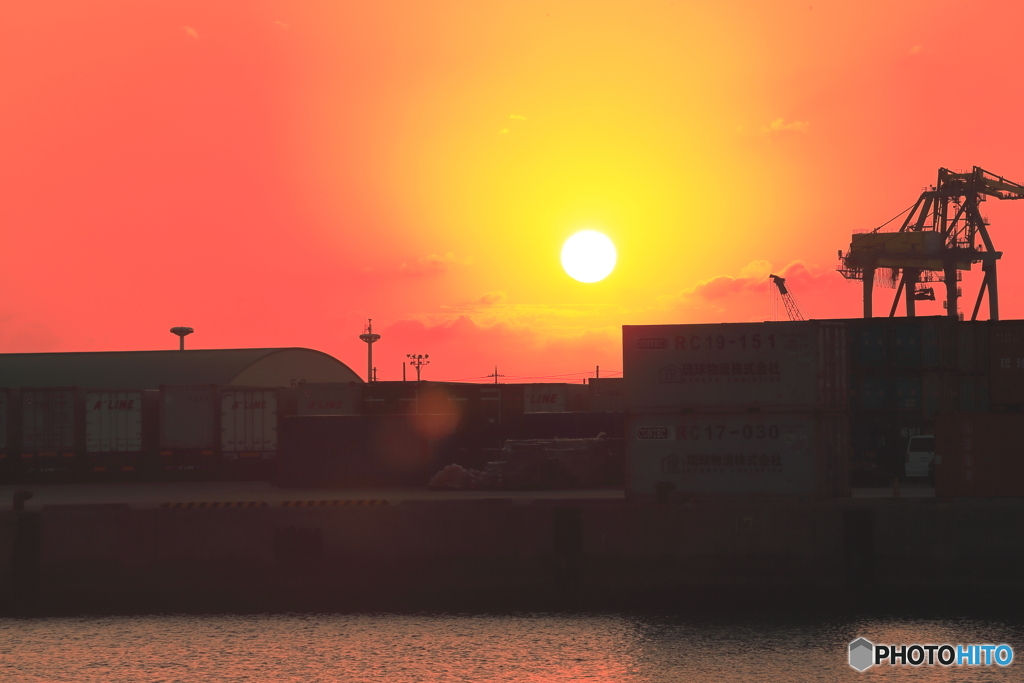 港での夕景