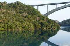 鏡みたな穏やかな海