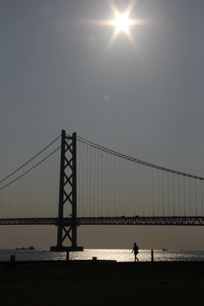 快晴の明石海峡大橋