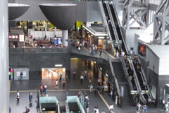 京都駅ビル人の流れ