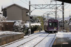嵐電の雪化粧