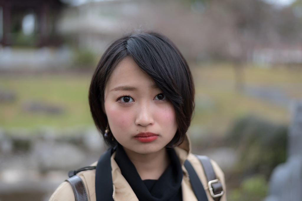 目、吸い込まれる